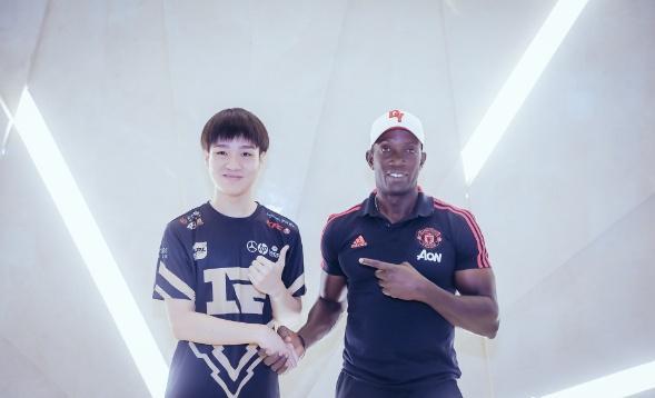  电竞选手退役转型投身教育事业