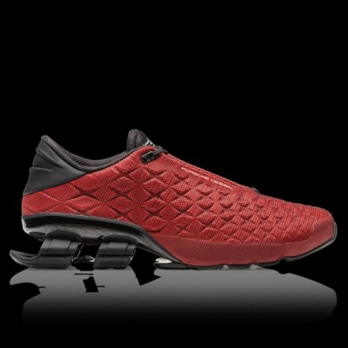  篮球跨界合作频现，品牌联名引领潮流