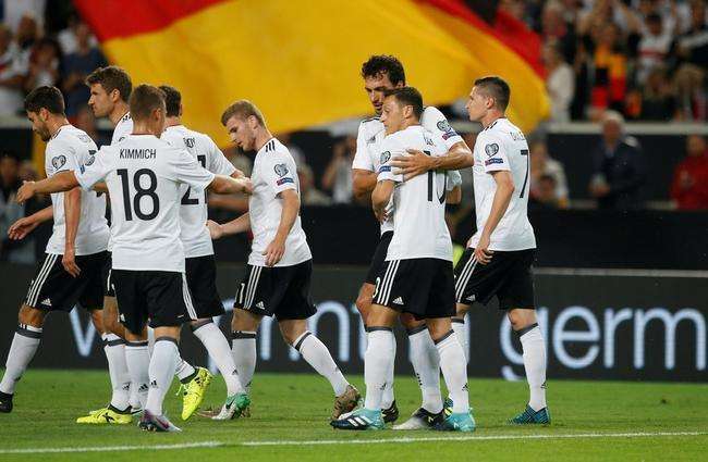  世界杯预选赛火热开打，诸强争夺出线名额