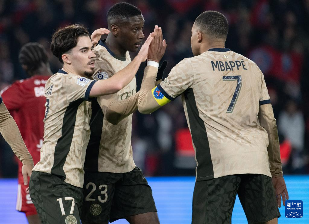  巴黎圣日耳曼提前夺冠，法甲创纪录连胜终结
