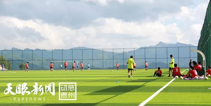  足球特色小镇落成，体旅融合激活经济  