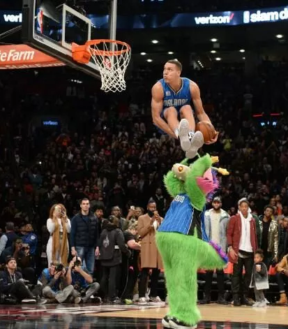  拉文扣篮大赛冠军公牛击败尼克斯