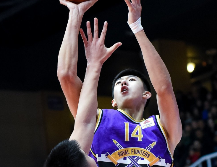  末节三分雨倾盆而下，主队惊险捍卫主场